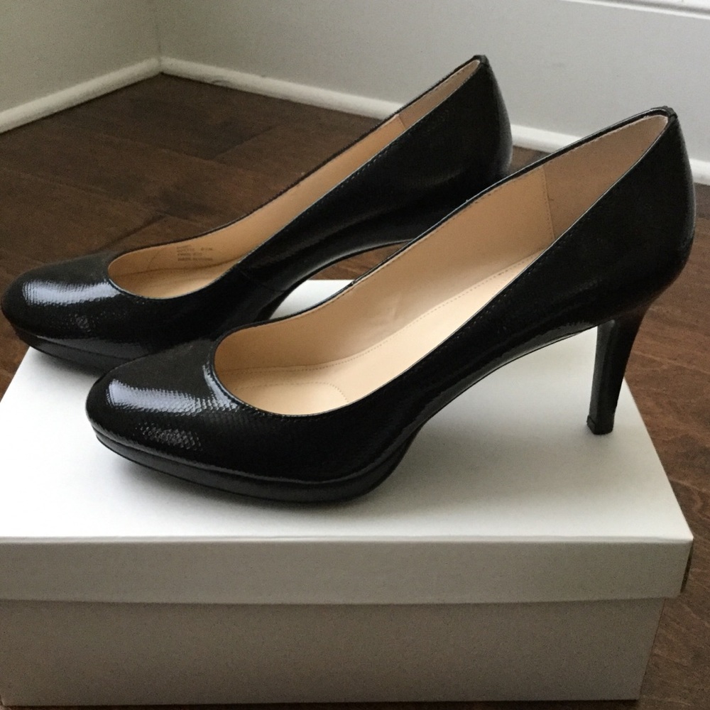 Calvin Klein New Patent Pump Shoes